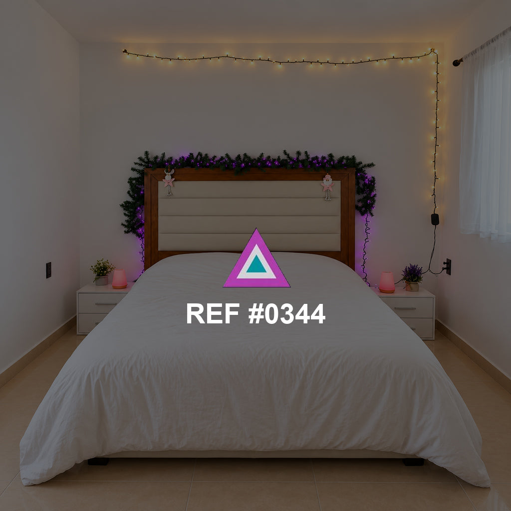 Luces de Invierno. Una cama blanca con pequeñas luces y una guirnalda que enmarca la cabecera.